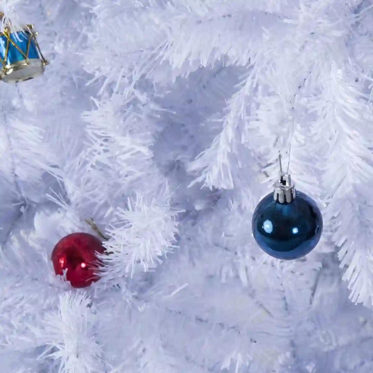 Abete Bianco Di Natale Artificiale Da 180cm, 130 Rami 3 Abete Bianco Di Natale Artificiale Da 180cm, 130 Rami - immagine 3