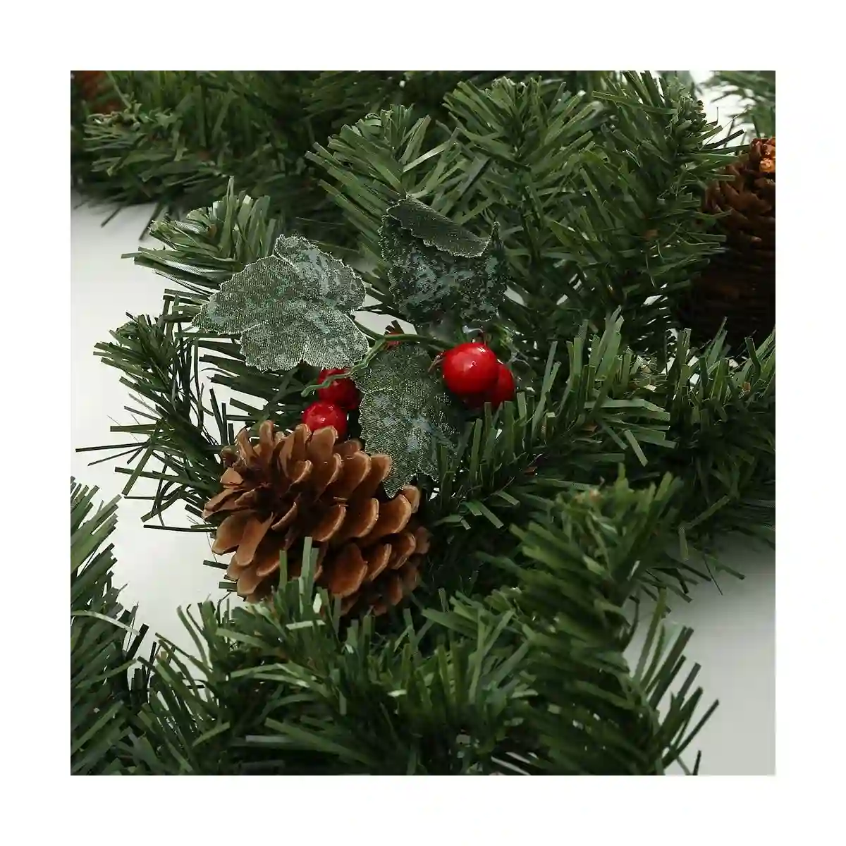 Ghirlanda Di Natale Con Bacche E Pigne, Abete Finto, Da 1.8 Metri 3 Ghirlanda Di Natale Con Bacche E Pigne, Abete Finto, Da 1.8 Metri - immagine 3