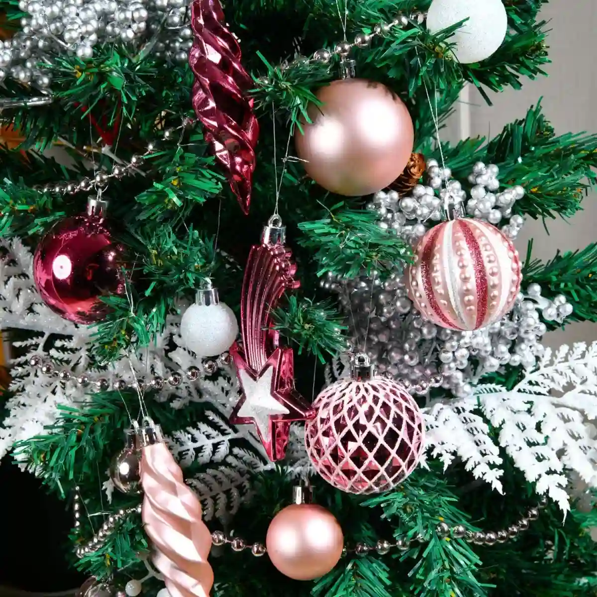 Set Decorazioni Albero Di Natale Rosa Gold, Con 68 Palline E Accessori 4 Set Decorazioni Albero Di Natale Rosa Gold, Con 68 Palline E Accessori - immagine 4