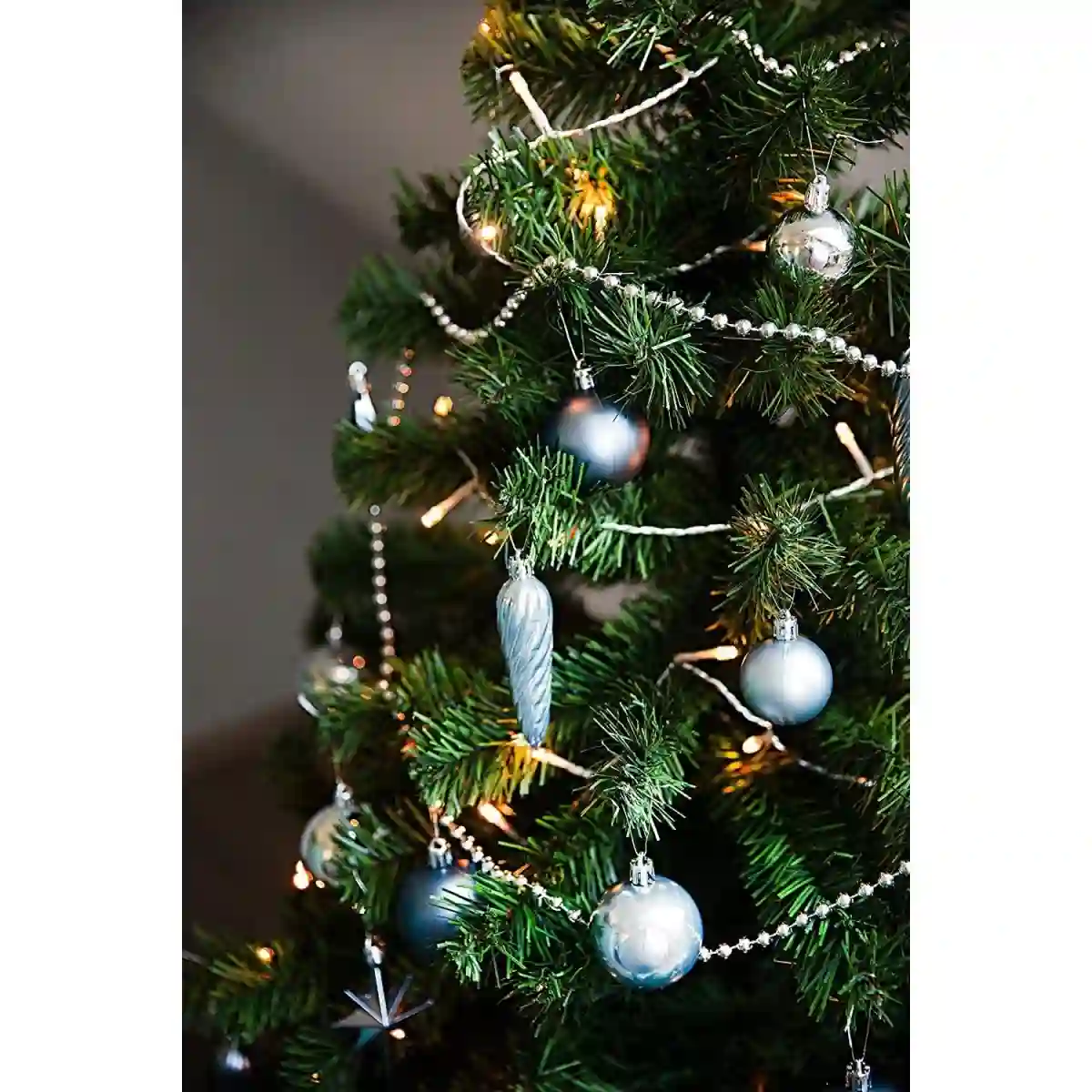 Set Di 50 Palline Di Natale Argento, Blu E Azzurre 3 Set Di 50 Palline Di Natale Argento, Blu E Azzurre - immagine 3