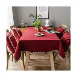 Tovaglia Rossa Con Bordo Ricamato E Colorato, Per Natale